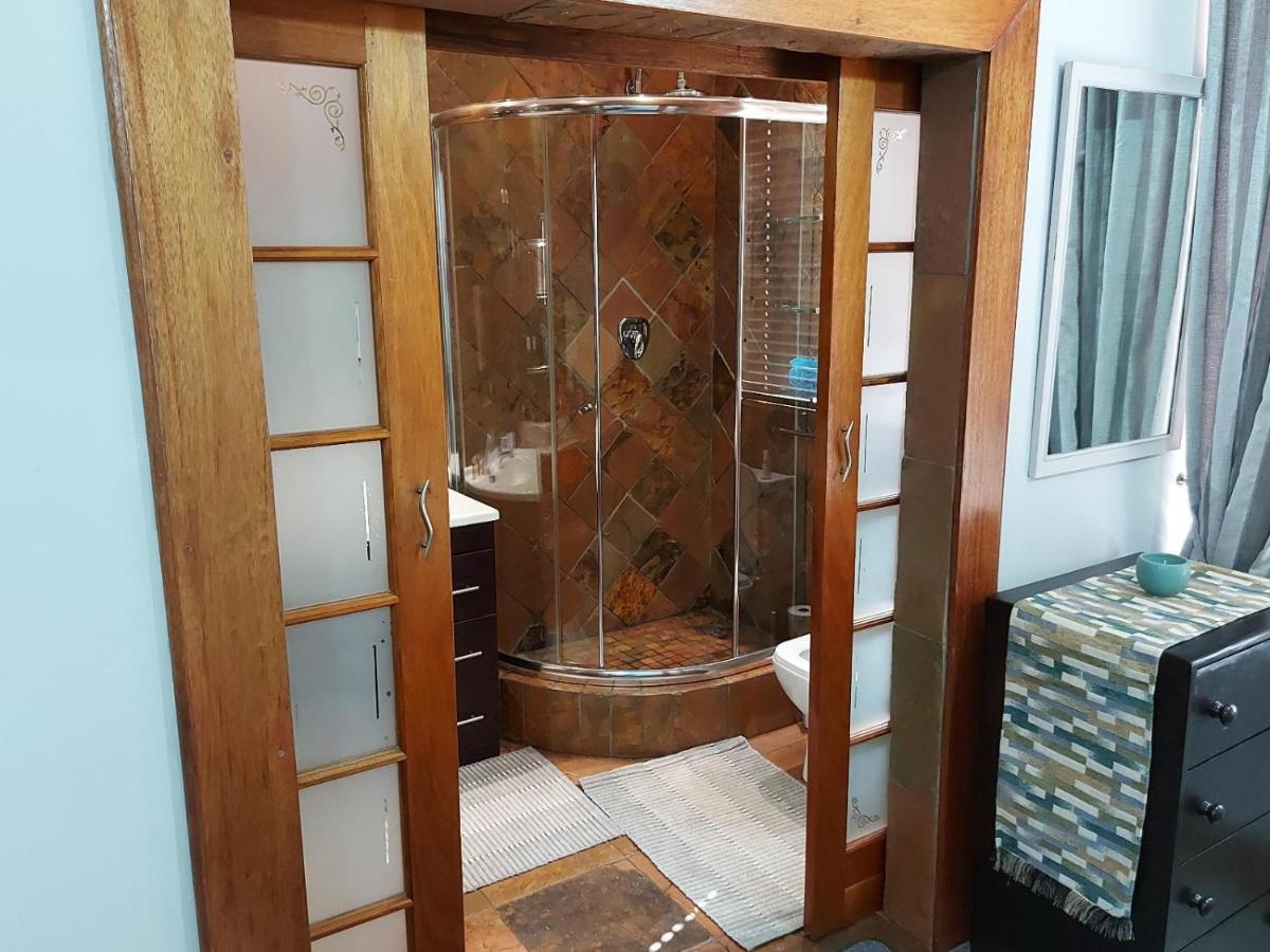 Le Chateau Guest House And Conference Centre كمبتون بارك المظهر الخارجي الصورة