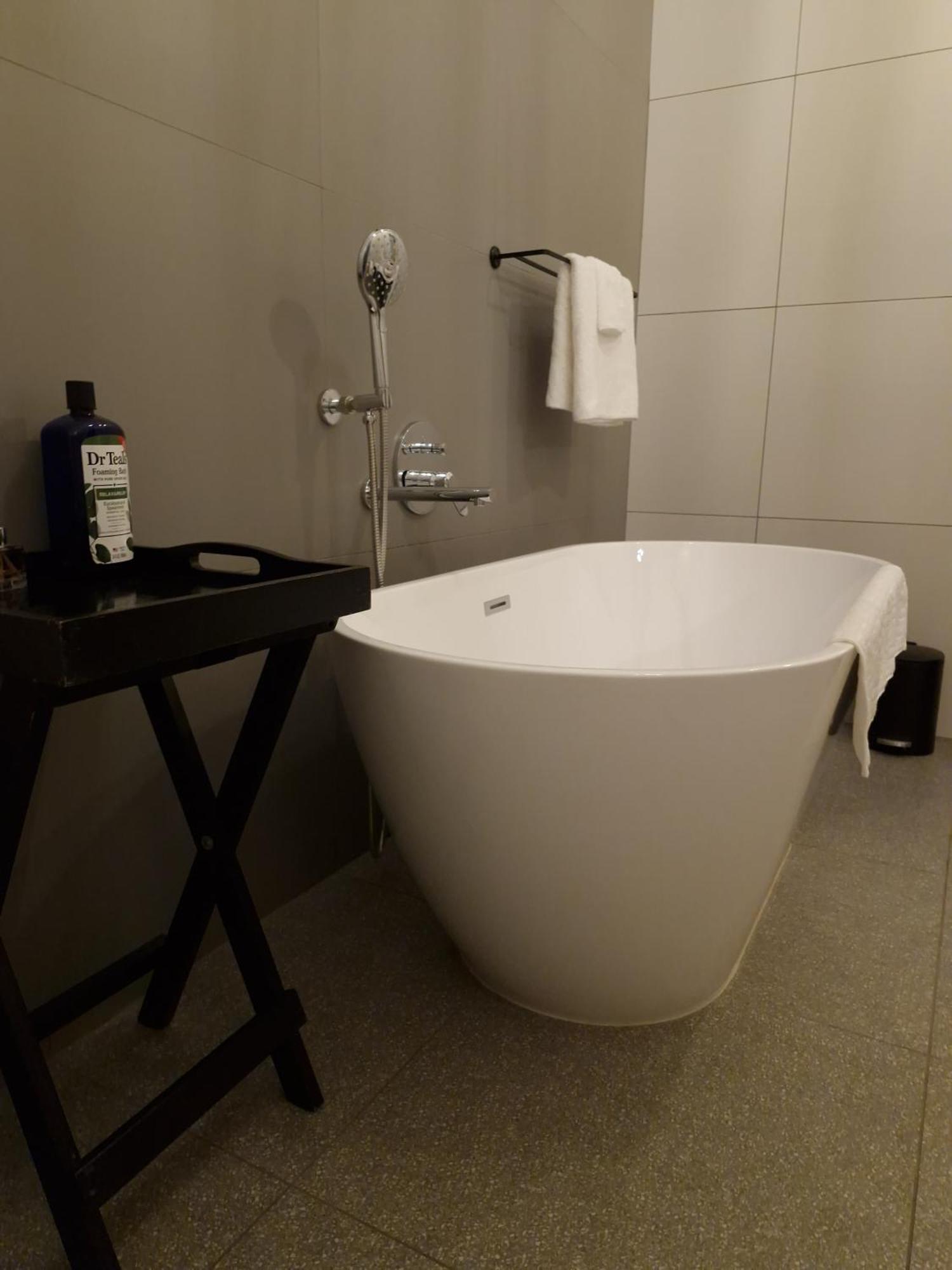 Le Chateau Guest House And Conference Centre كمبتون بارك المظهر الخارجي الصورة
