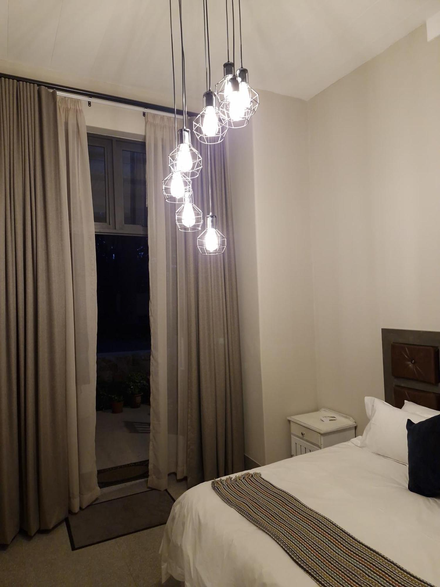 Le Chateau Guest House And Conference Centre كمبتون بارك المظهر الخارجي الصورة