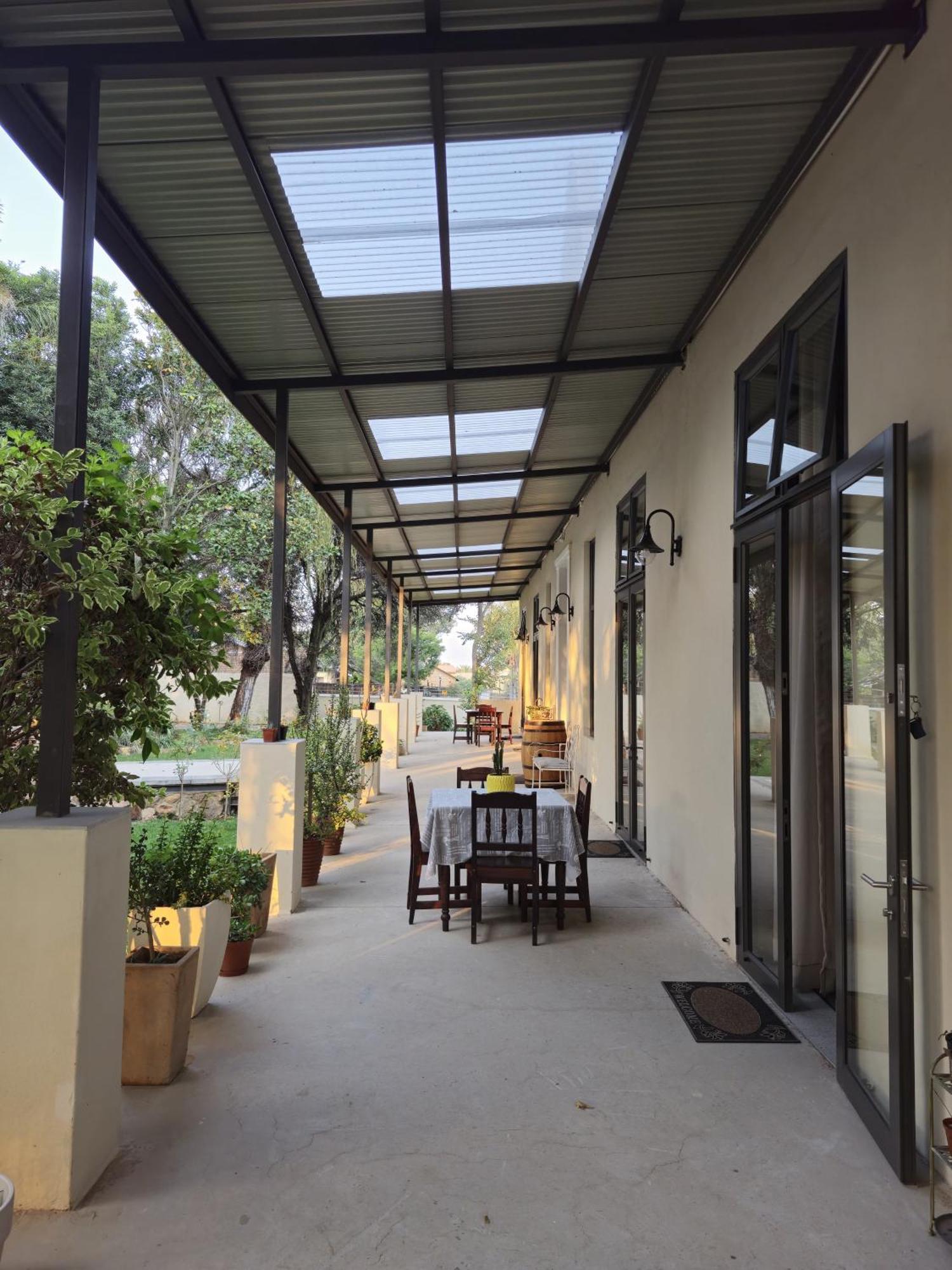 Le Chateau Guest House And Conference Centre كمبتون بارك المظهر الخارجي الصورة