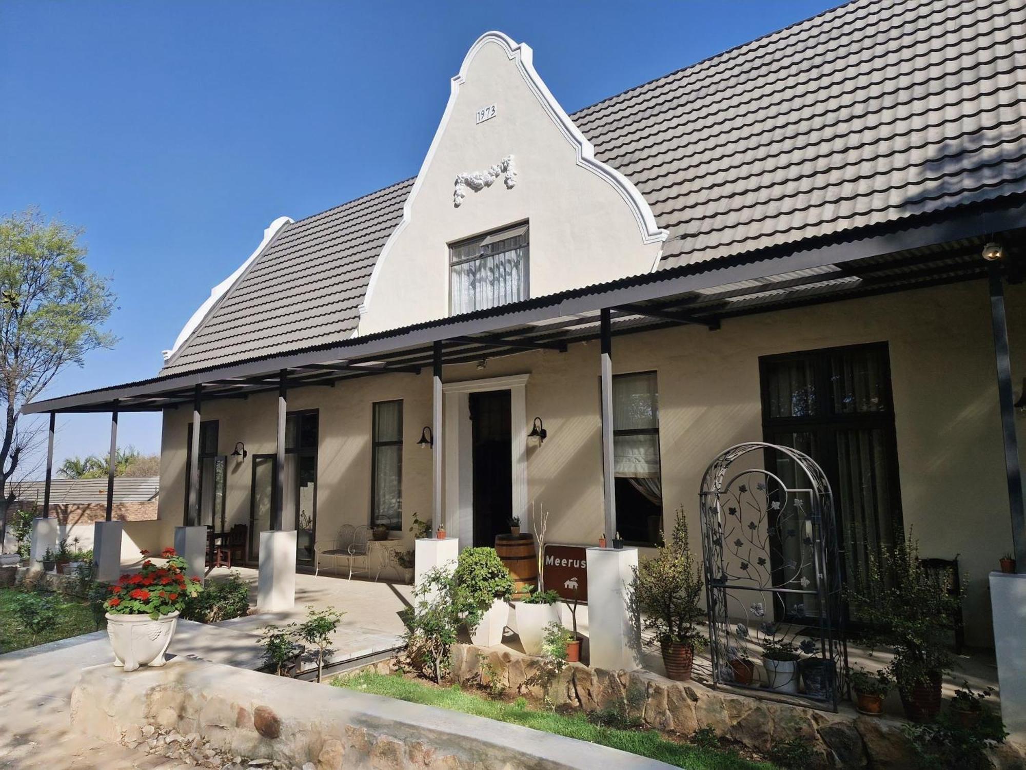 Le Chateau Guest House And Conference Centre كمبتون بارك المظهر الخارجي الصورة