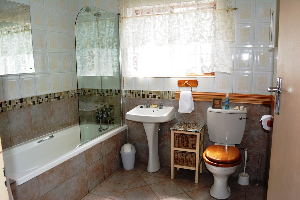 Le Chateau Guest House And Conference Centre كمبتون بارك المظهر الخارجي الصورة