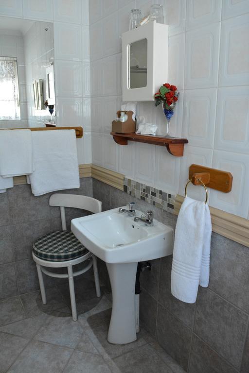 Le Chateau Guest House And Conference Centre كمبتون بارك المظهر الخارجي الصورة